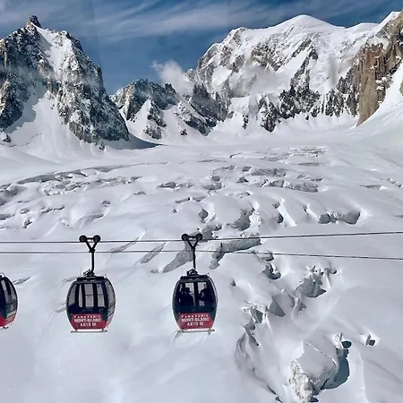Breverly Hills Overlooking Spectacular Mont-blanc Chamonix